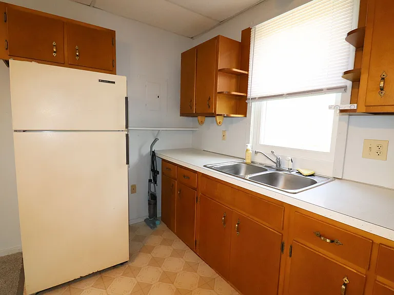 350 Adamstown Rd #C — Photo 7