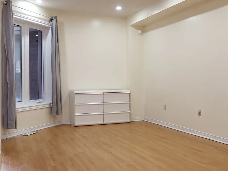 6905 Glory Ct — Photo 4