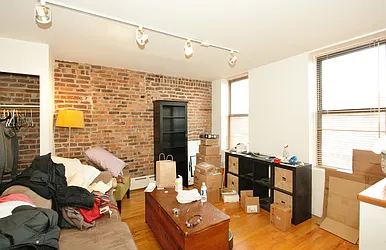 Rented by R New York