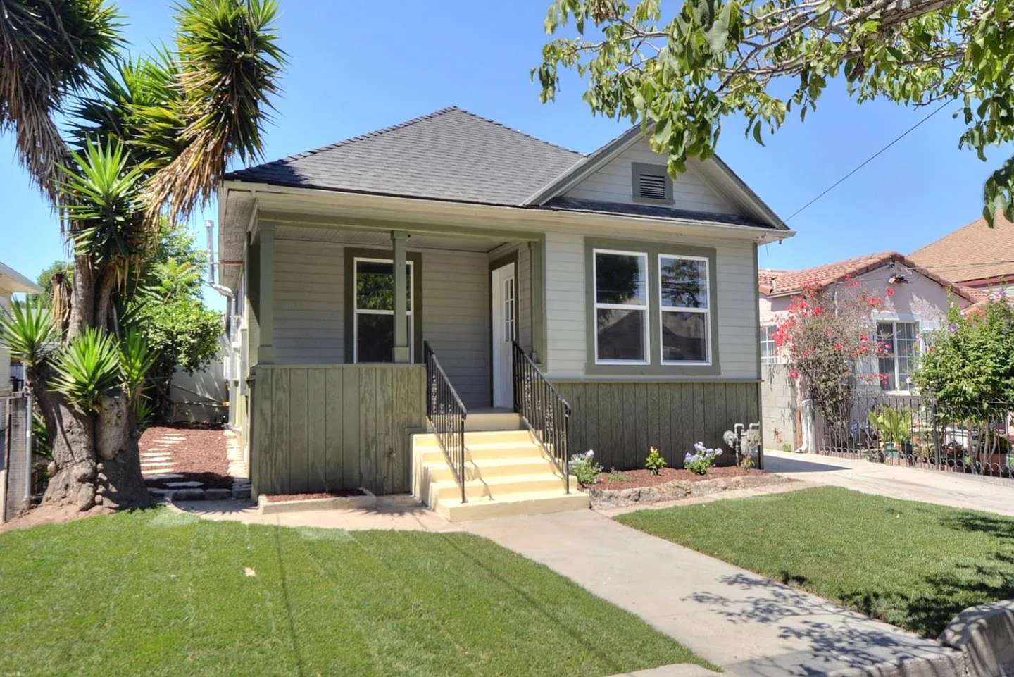 1471 Ford Ave photo 1
