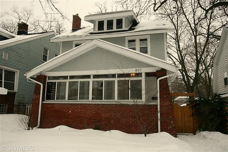 1st image of 857 Calvin Ave SE