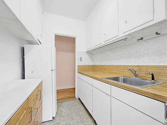 Sold by REMAX Elite | media 11