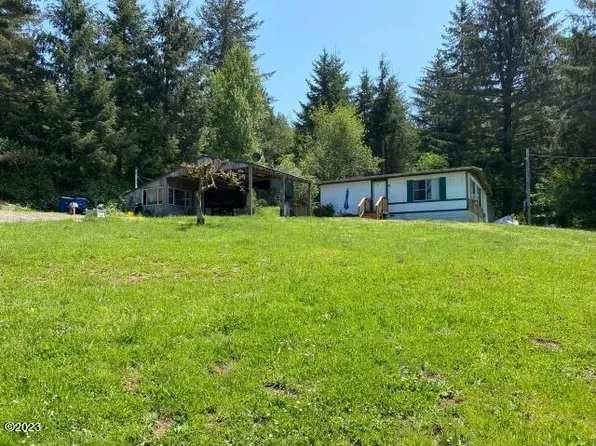 136 N Davis Ln, Otis, OR 97368