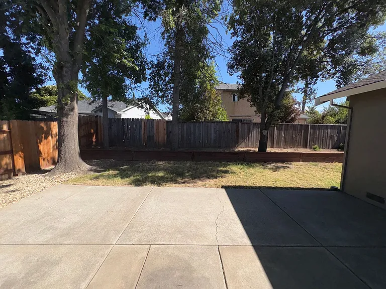 1006 Longspur Dr — Photo 18