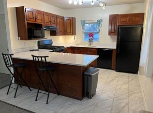 1B Londonderry Ln, Essex Junction, VT 05452