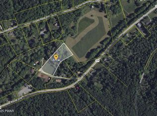 Louise Dr, Lenoxville, PA 18441