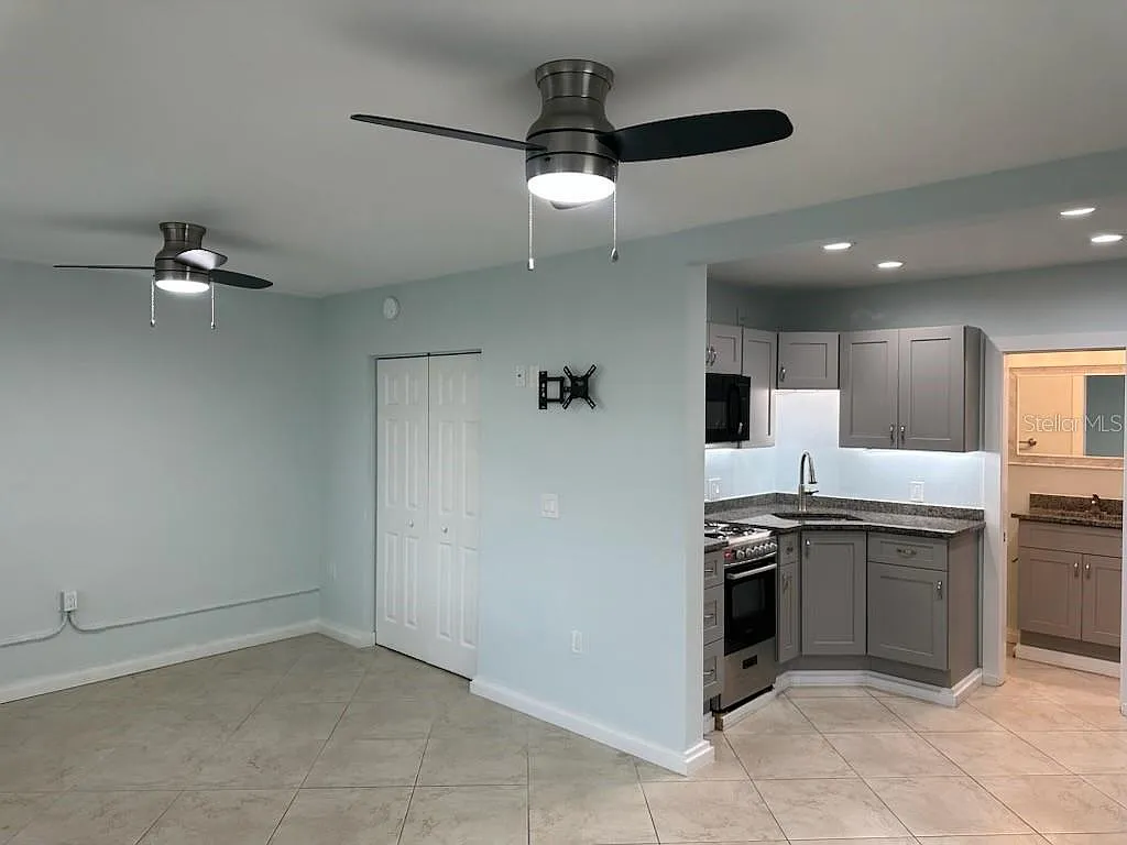Studio, 1.0 bath, 500 sqft, $1,500 — Photo 4