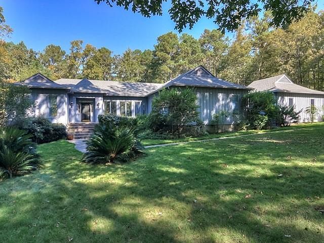 1st image of 861 Deerwood Cir