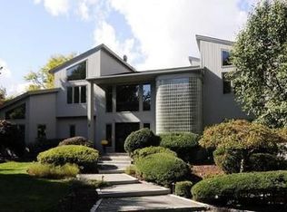 3 Stonehenge Ct, Montville, NJ 07045