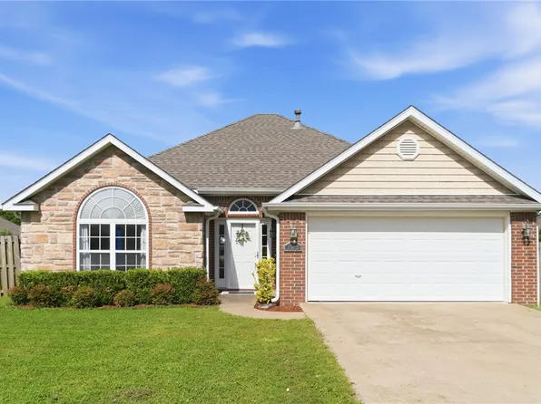1513 Zachary St, Pea Ridge, AR 72751