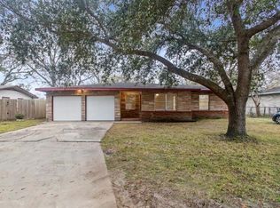 304 W Saunders St, League City, TX 77573