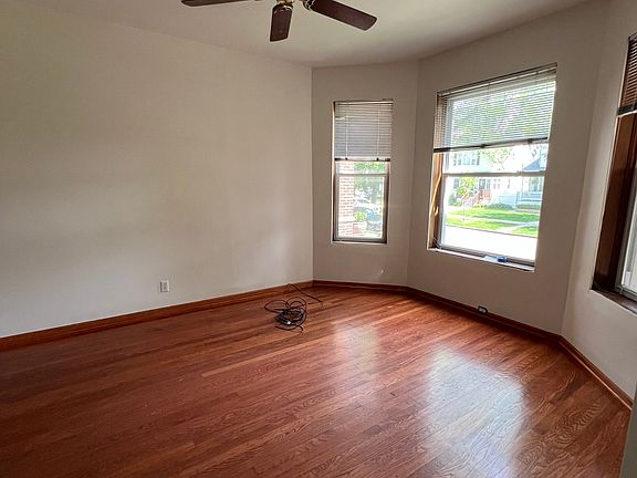 3rd image of 5038 W Hutchinson St #1