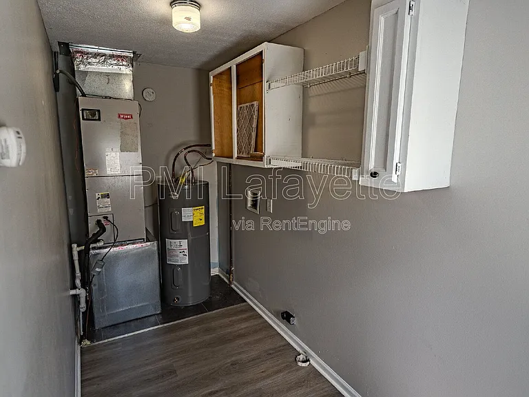 821 Julia Ln — Photo 18