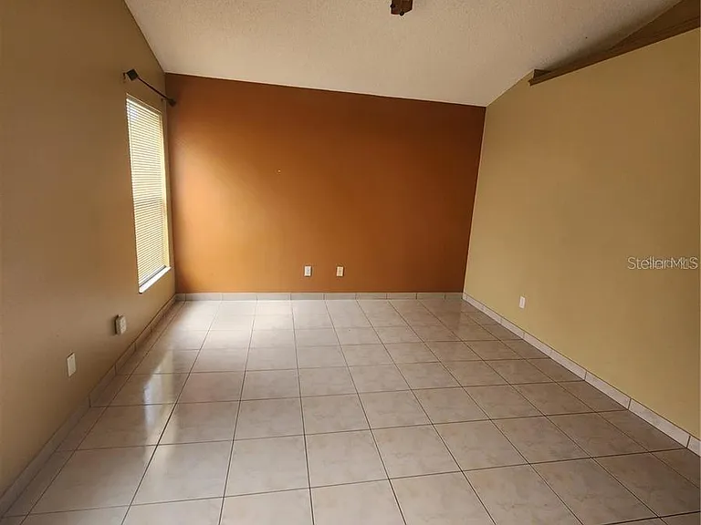 2483 Shelby Cir — Photo 16