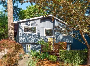 9024 SW 52nd Ave, Portland, OR 97219