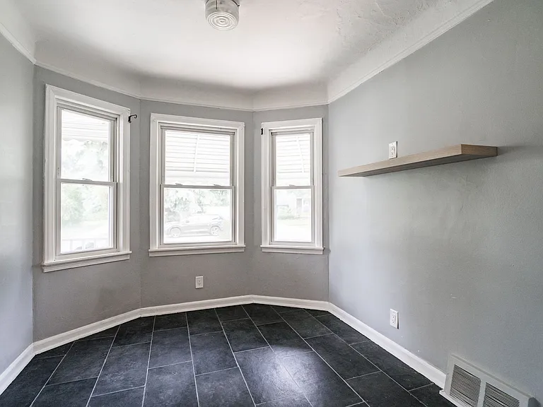 507 Spencer St — Photo 3