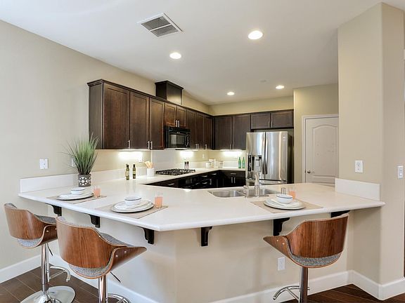 5th image of 1601 Murasky Pl