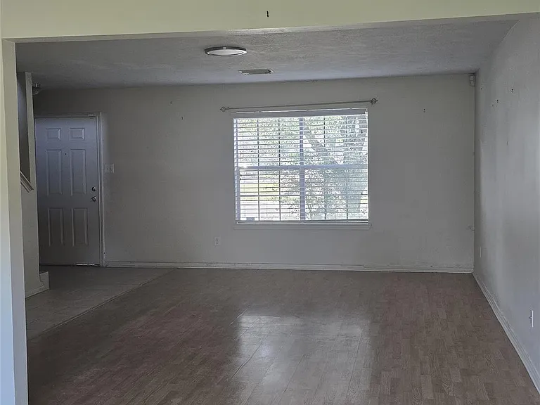 3006 Greenbriar Springs Dr — Photo 7