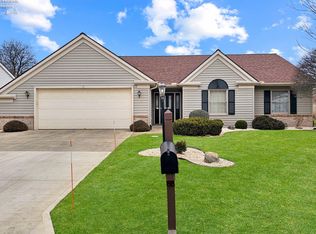 74 Lisa Ann Dr, Fremont, OH 43420