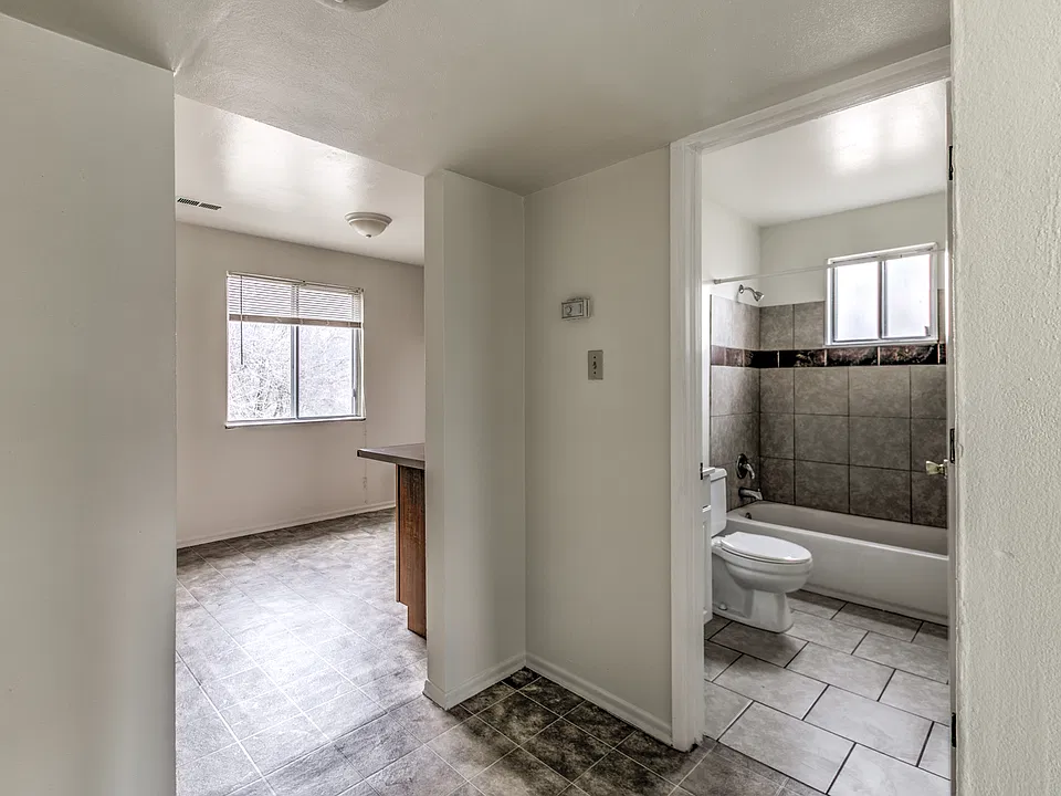 Bathroom/Kitchen Hallway