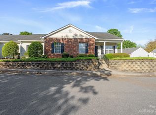 4820 Water Ct, Charlotte, NC 28269