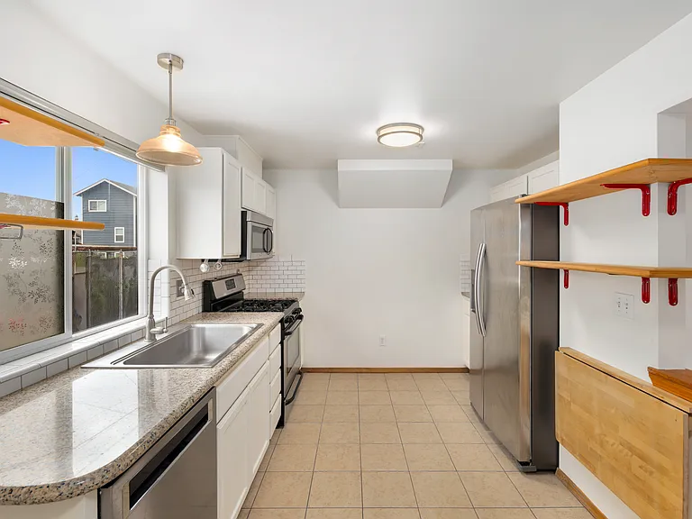 8823 Delridge Way SW #B — Photo 14