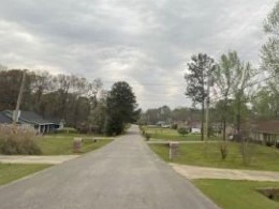 Exterior Neighborhood (street photo)