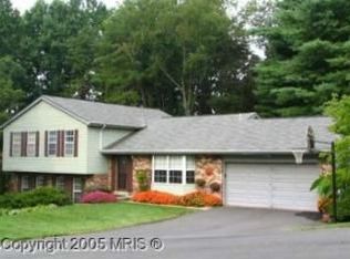 10531 Brevity Dr, Great Falls, VA 22066