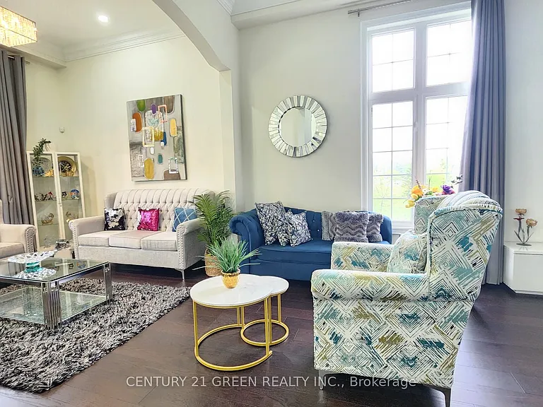 12 Royal West Dr — Photo 8