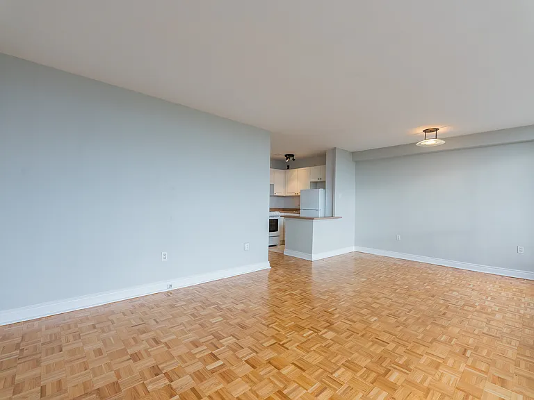 160 Balmoral Ave #906 — Photo 10