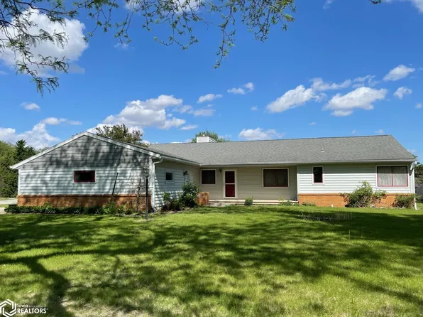 1940 West St, Grinnell, IA 50112