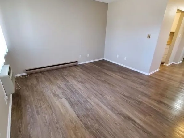 1426 1st Ave E APT 2D, Newton, IA 50208