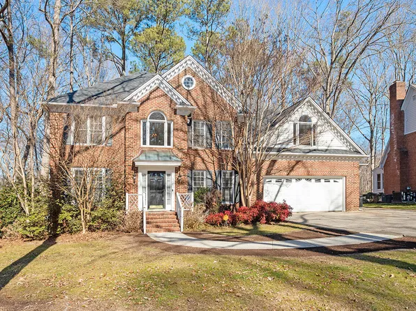 104 Gorge Ct, Cary, NC 27518
