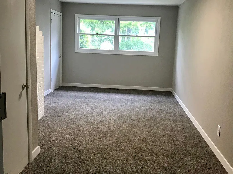11919 SW 29th Ave — Photo 5
