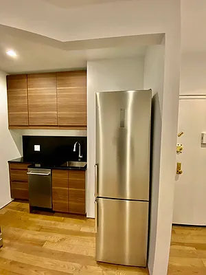 Rented by Douglas Elliman | media 15