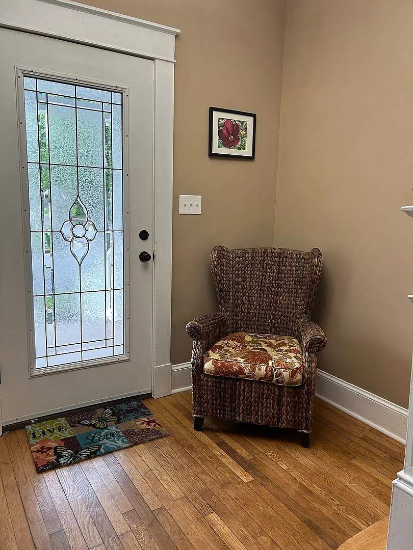 2 Bedroom Renovated Rental Property — Photo 4