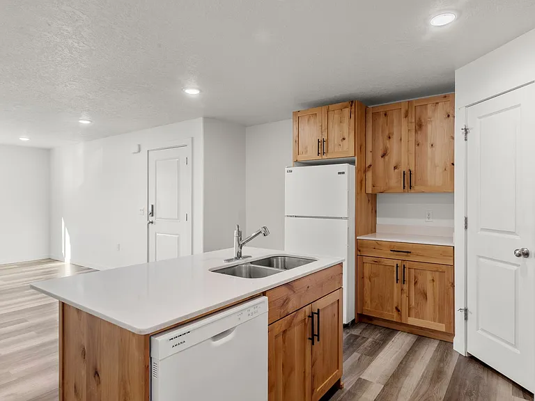 5773 S 5th Ave — Photo 7