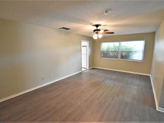 5th image of 10033 Linden Place Dr