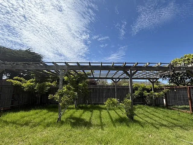 Larch Rd — Photo 10