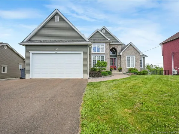 142 Sprucewood Dr, New Maryland, NB E3C 1C5