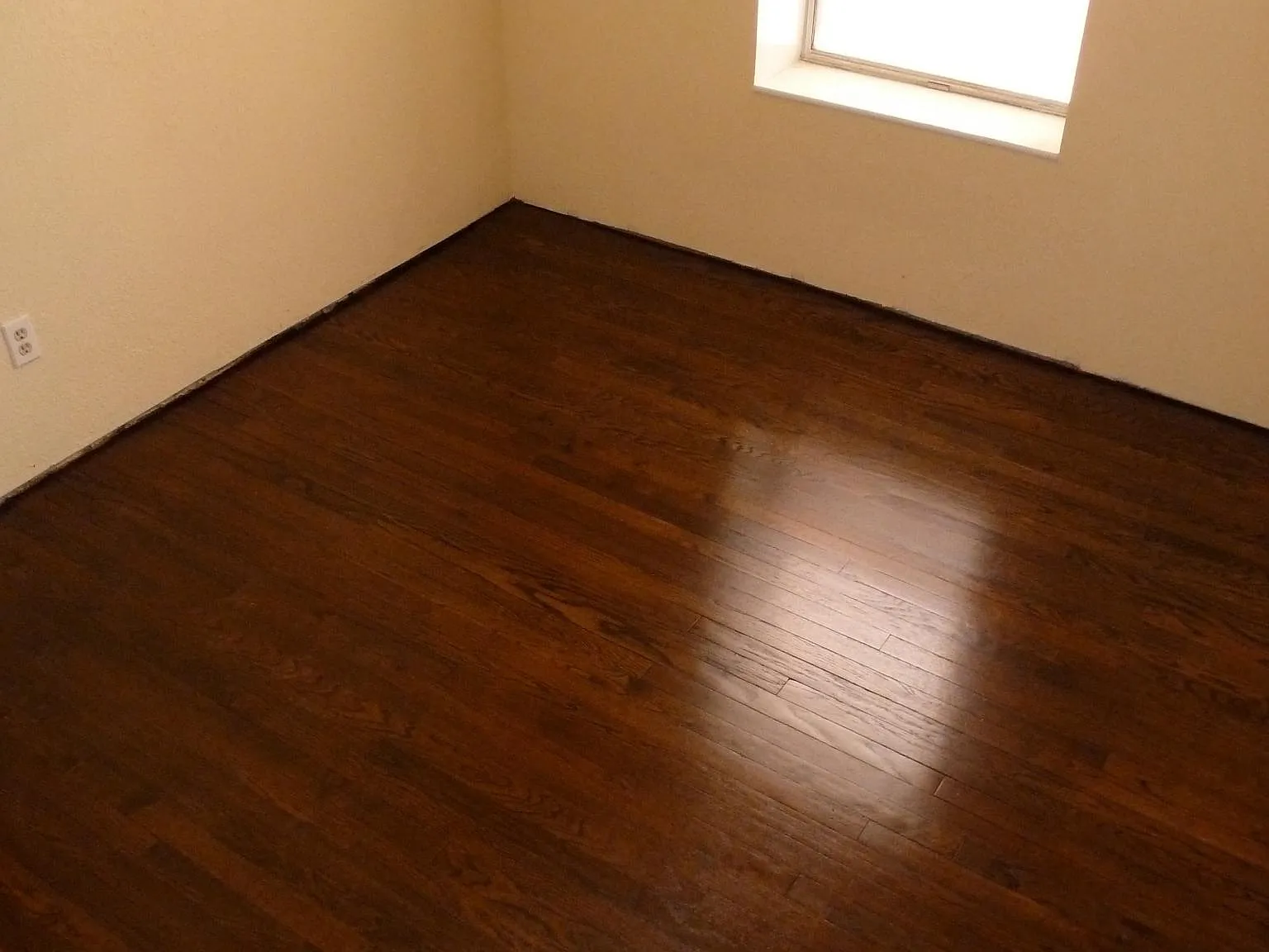 3916 Clark Ave — Photo 3