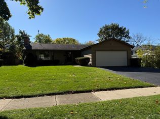 125 W Margaret Ter, Cary, IL 60013