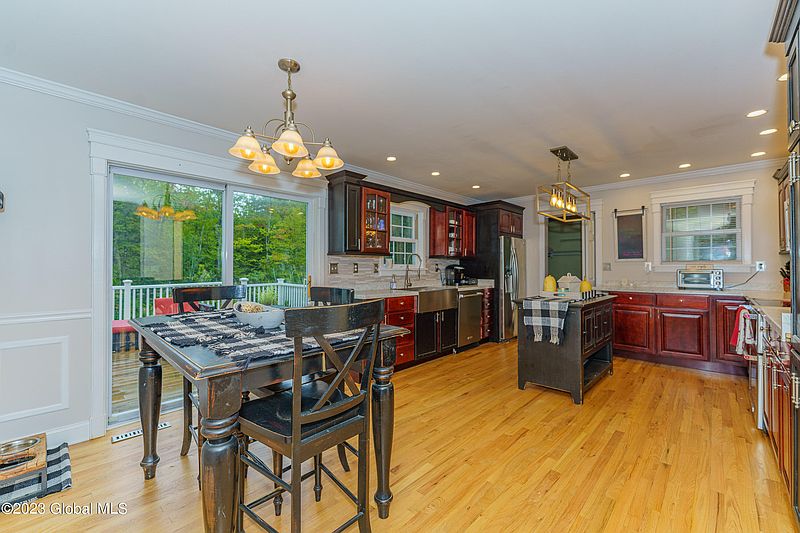 2nd image of 1430 Knight Road