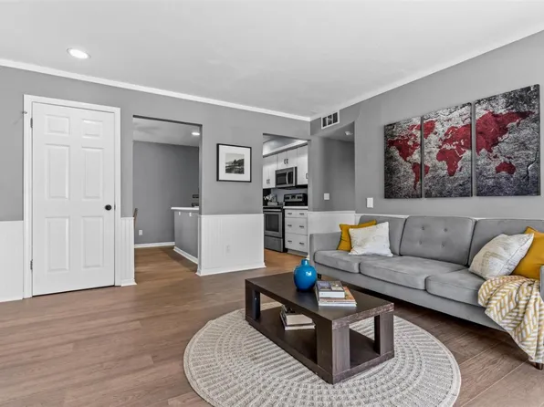 151 Del Verde Cir APT 2, Sacramento, CA 95833