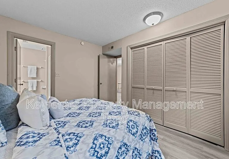 211 McIver St #A — Photo 27