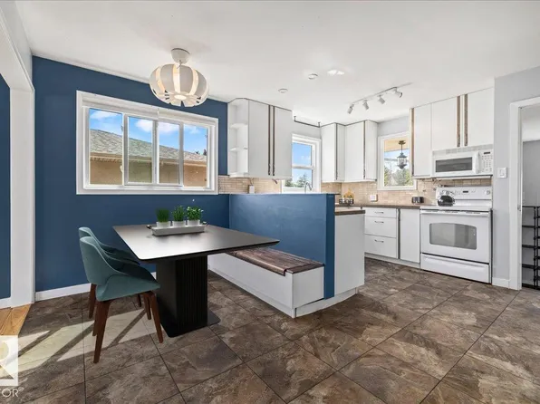 9828 79th St NW, Edmonton, AB T6A 3G1