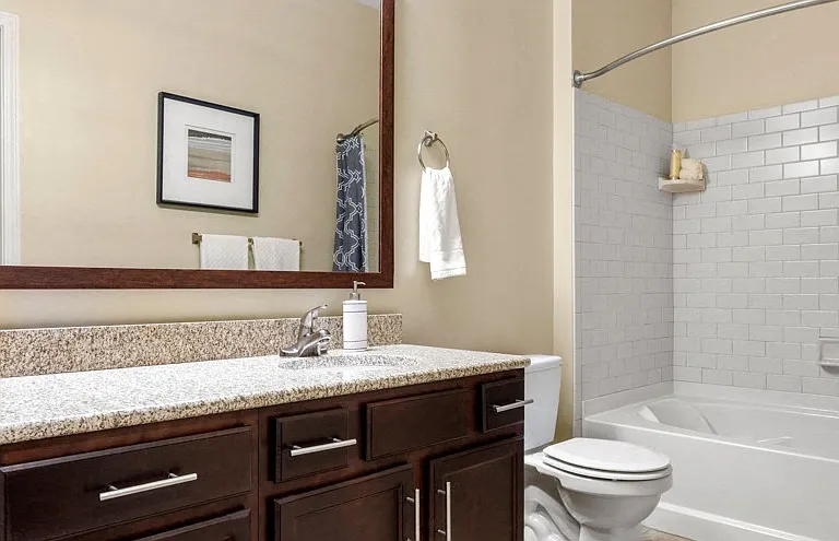 Claiborne Crossing Apartments — Photo 6