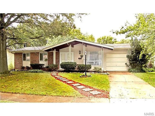 1540 Leisure Dr photo 1