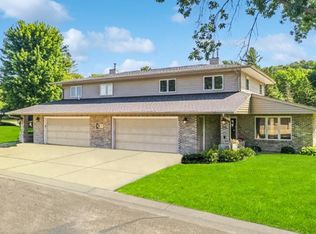 295 Salem Point Dr SW, Rochester, MN 55902