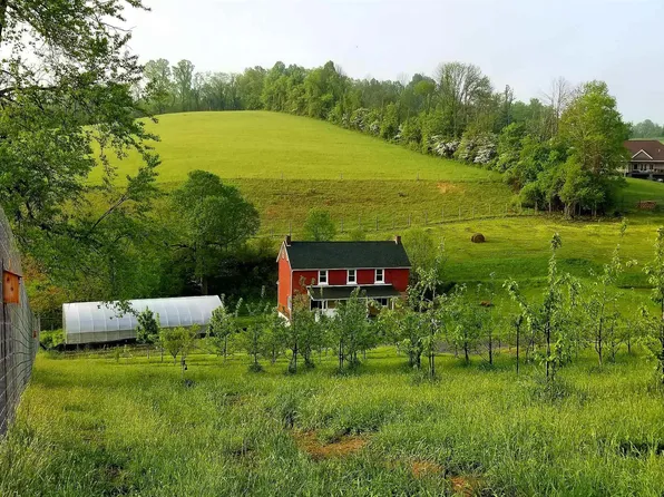 134 Powder House Rd, Fairmont, WV 26554